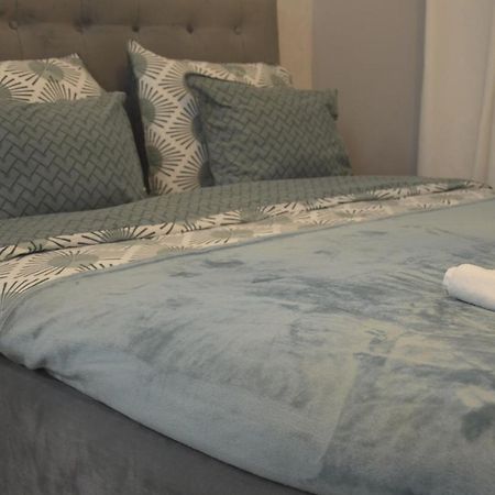 Teodora Lux Apartman Free Privat Parking Appartement Novi Sad Buitenkant foto