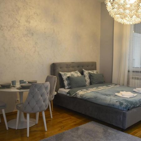 Teodora Lux Apartman Free Privat Parking Appartement Novi Sad Buitenkant foto