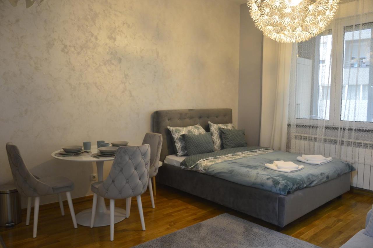Teodora Lux Apartman Free Privat Parking Appartement Novi Sad Buitenkant foto
