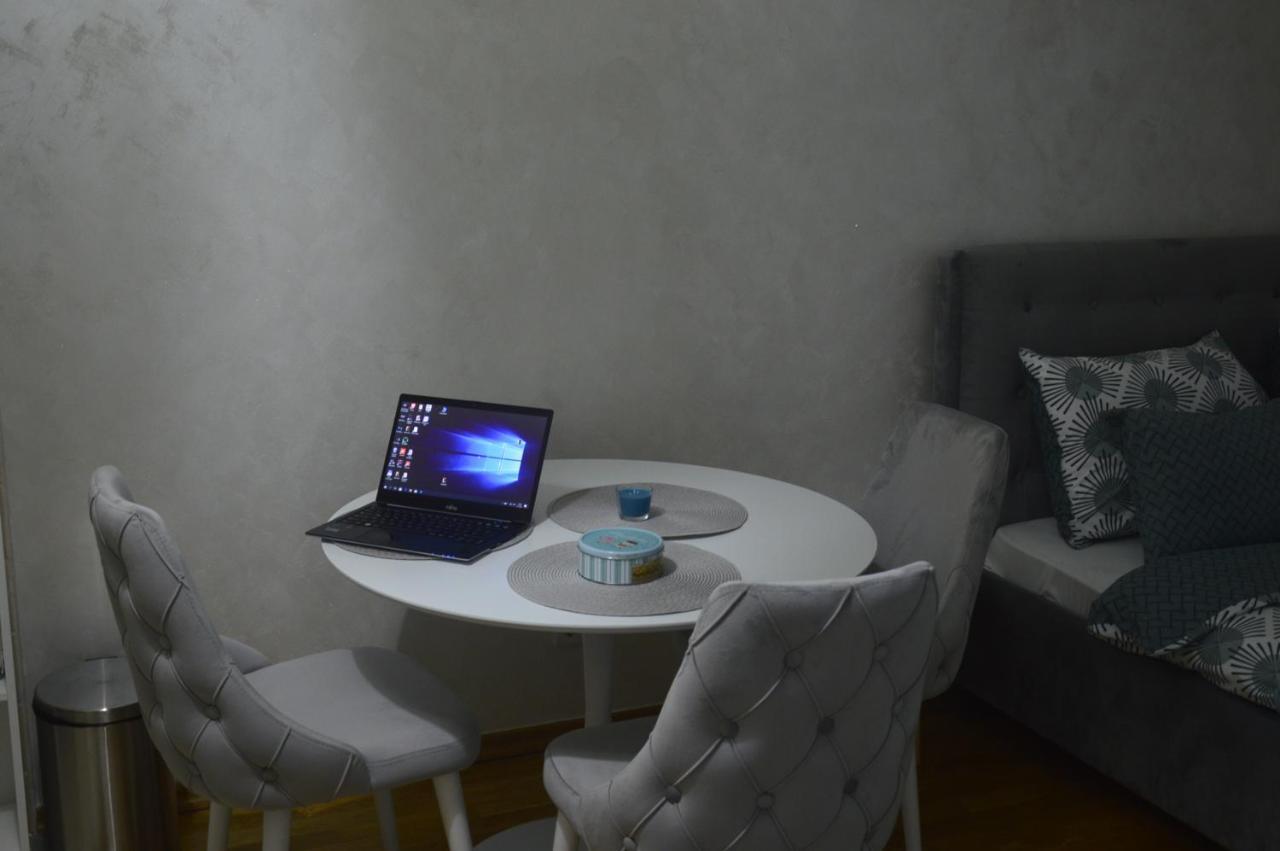 Teodora Lux Apartman Free Privat Parking Appartement Novi Sad Buitenkant foto