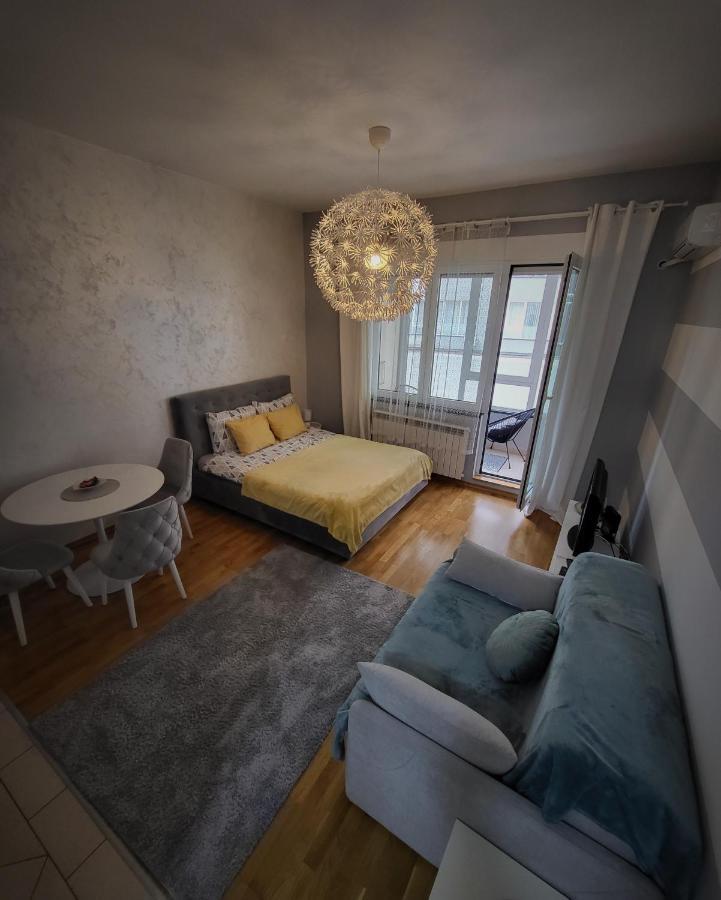 Teodora Lux Apartman Free Privat Parking Appartement Novi Sad Buitenkant foto